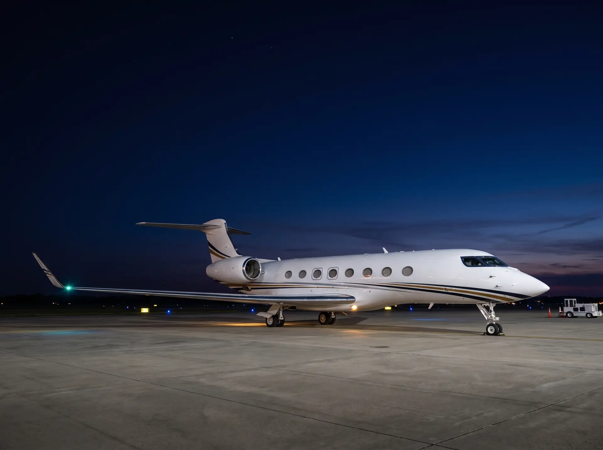 Private aircraft receiving coordinated ground services during an aviation mission
